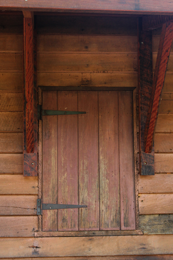 Big Mountain Homes - Traditional Heavy Timber 1900s Potting